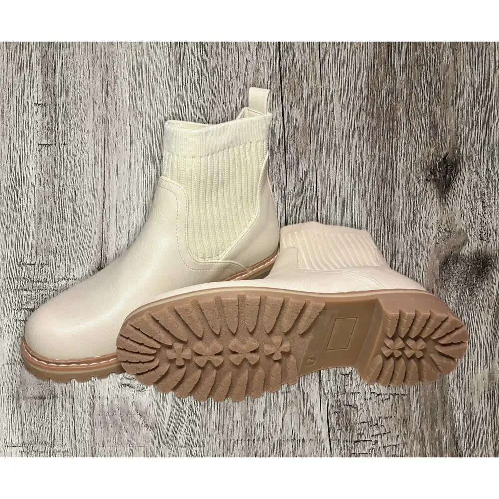 Boutique by Corky’s cabin fever beige boots.‎ Size 7. NIB